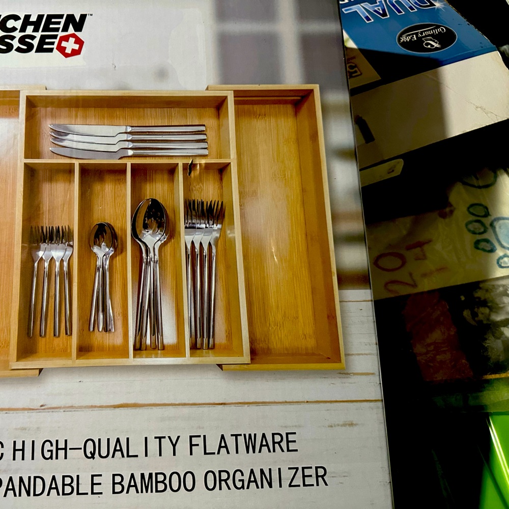 Kitchen Suisse 20 pc High Quality Flatware in Expandable Bamboo Organizer